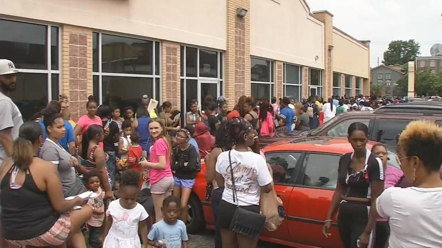 Kentucky Kingdom Free Pass Giveaway Crowd - 6-10-19