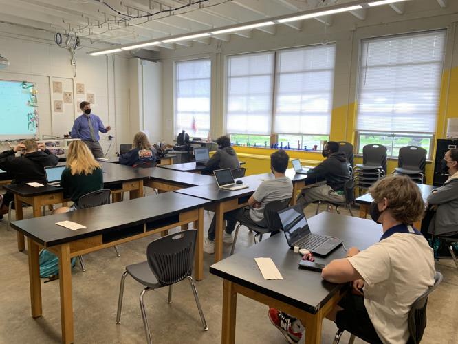 Atherton High electrical engineering class.jpg