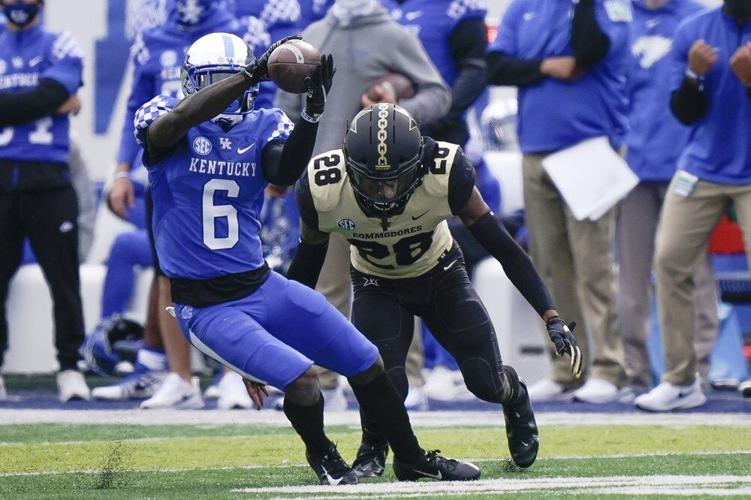 Kentucky wide receiver Josh Ali (6) catches the ball