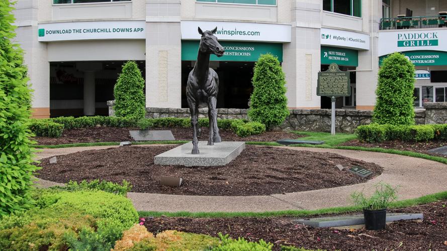 EMPTY CHURCHILL DOWNS - VIRUS PANDEMIC - 4-29-2020  ARISTIDES 1.jpg