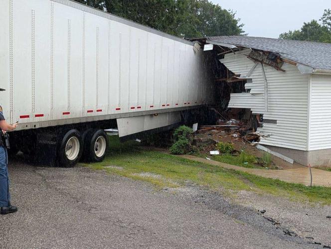 Semi truck crashes into church in Palmyra - 7.15.25