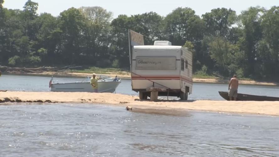 Camper abandoned on Ohio River sandbar in Evansville (July 2022)