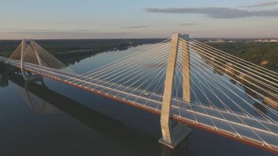 Lewis and Clark Bridge.png