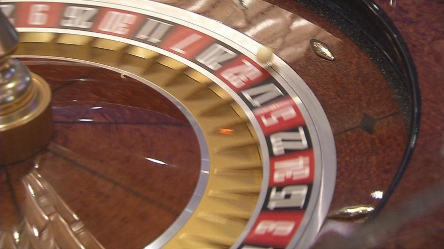 Roulette wheel.jpg