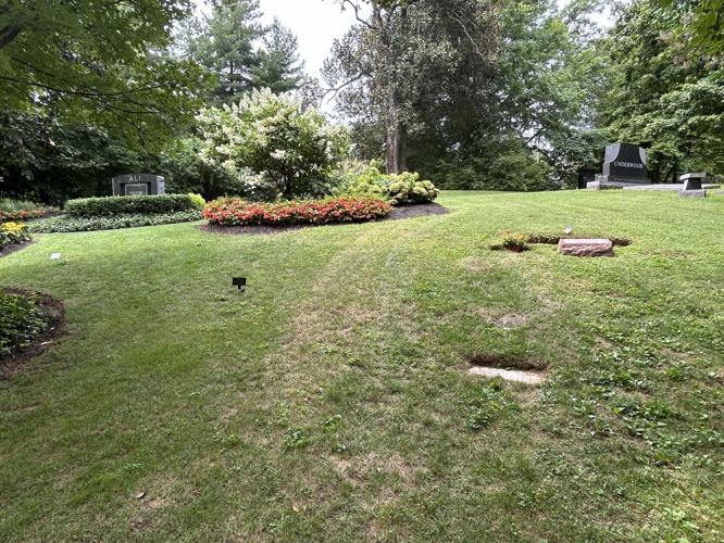 Denny Crum's Gravesite