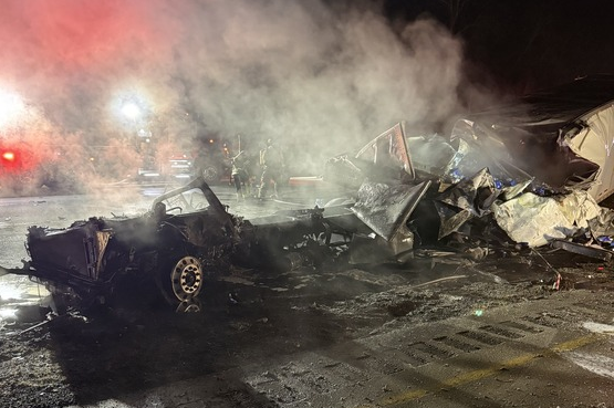 Bluegrass Parkway semi crash