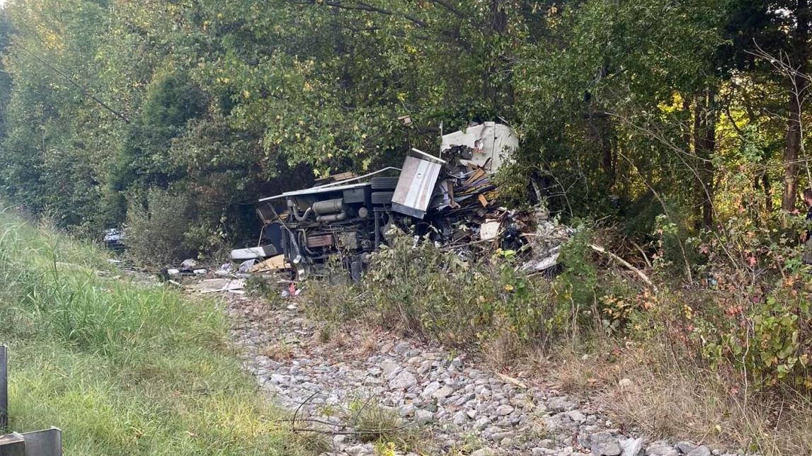 Car crash on I-65S near Scottsburg exit - 9.20.23