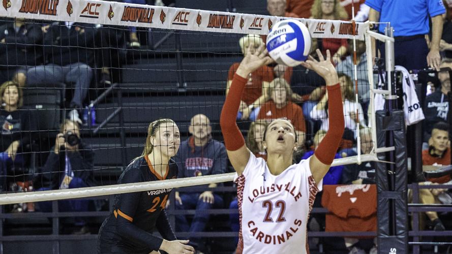 Louisville_Volleyball_9954.jpg