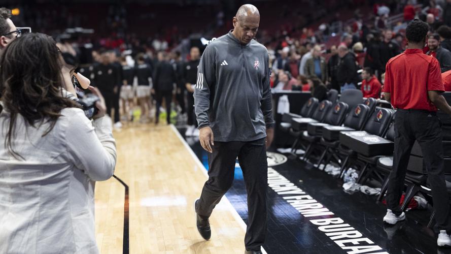 Kenny Payne walks off