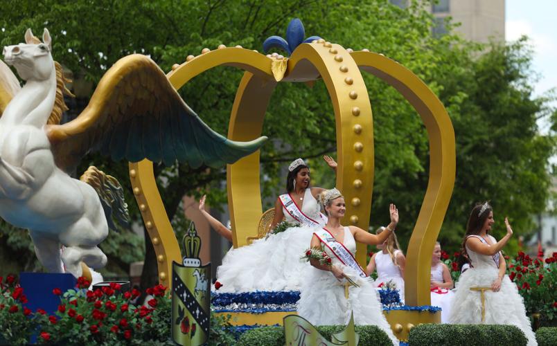 KDF princesses in Pegasus parade.JPG