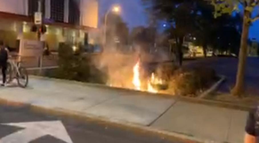 DOWNTOWN LOUISVILLE-PROTESTERS-6th Street-Fires-9-23-20.JPG