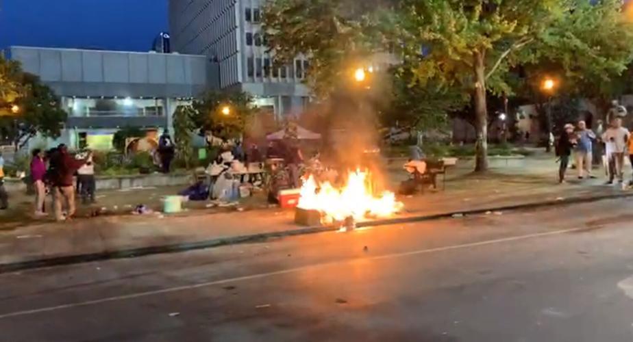 DOWNTOWN LOUISVILLE-PROTESTERS-JEFFERSON SQUARE PARK-Fires-9-23-20-7.JPG