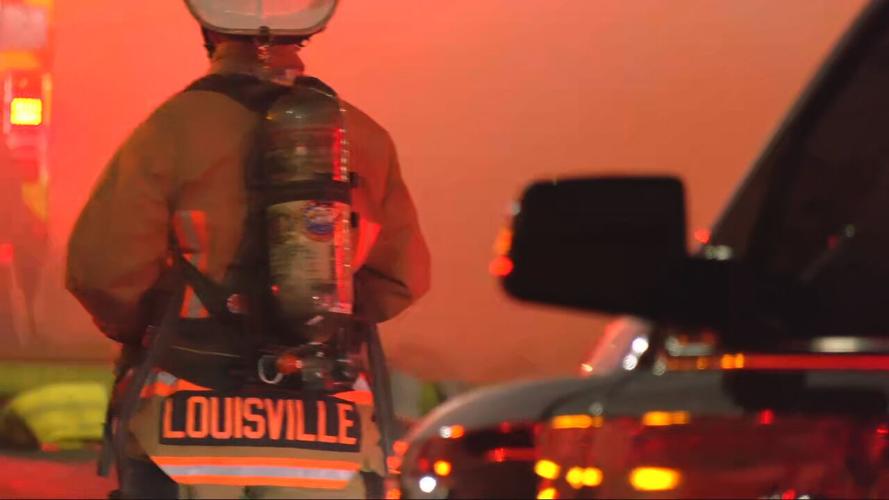 Louisville Fire firefighter. (2023 WDRB photo)