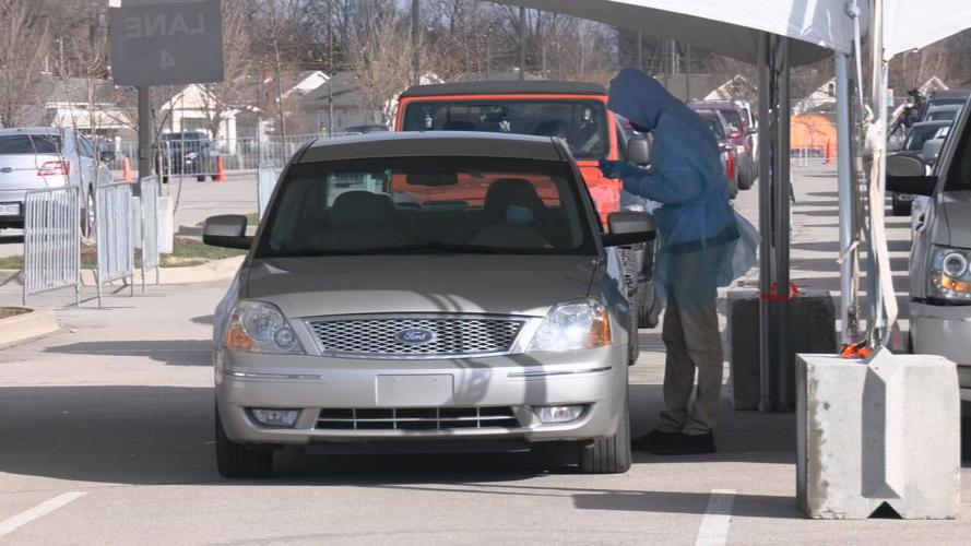 Vehicles lined up at Churchill Downs COVID-19 testing site (Jan. 10, 2022)