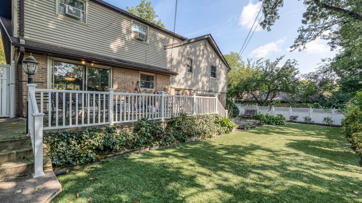 kobe bryant childhood home for sale 9-6-20 fox.jpg