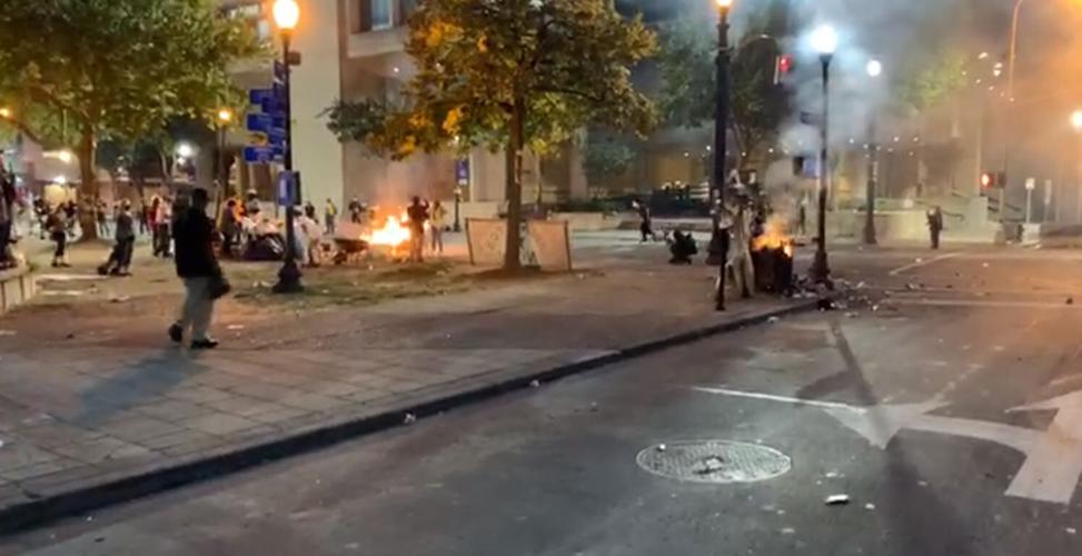 DOWNTOWN LOUISVILLE-PROTESTERS-JEFFERSON SQUARE PARK-Fires-9-23-20-5.JPG