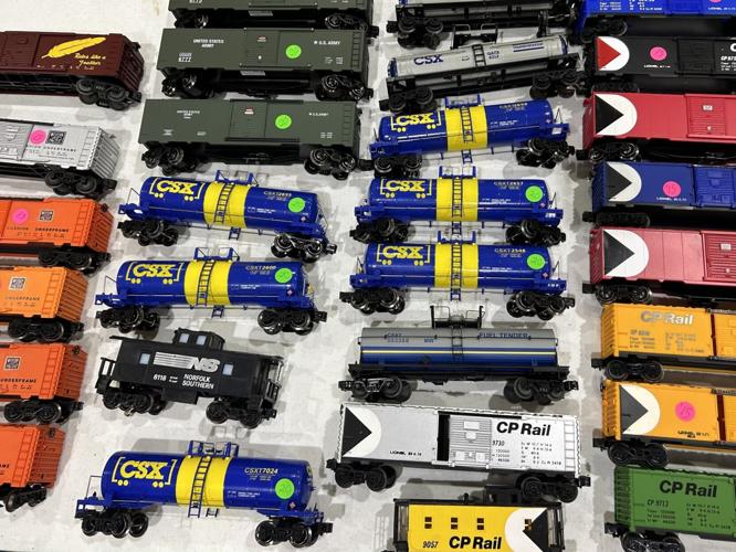MODEL TRAIN SHOW 4.jpg