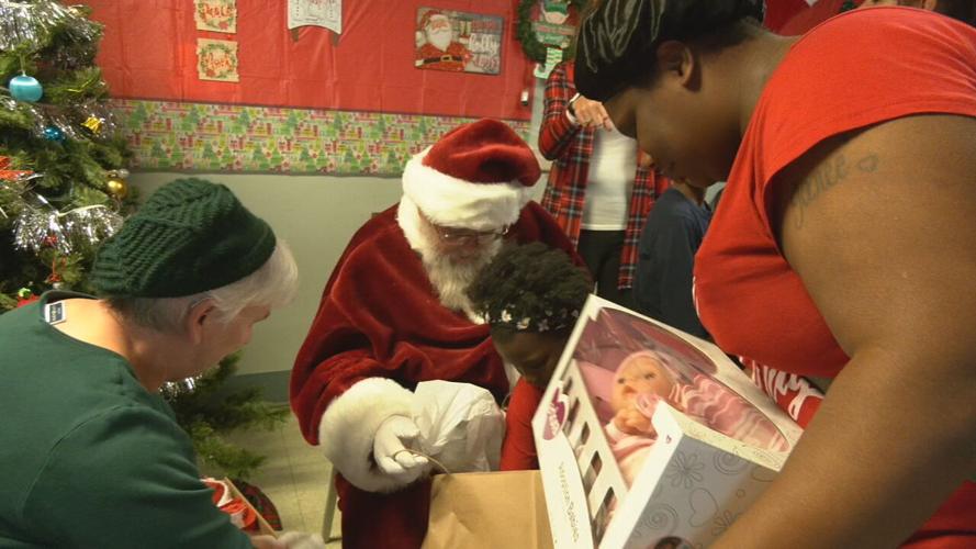 Wayside Christian Mission holiday party 12-22-22 (2).jpeg