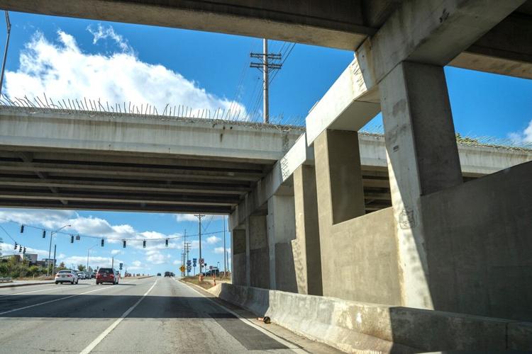 Shelbyville Road traffic shift.jpg