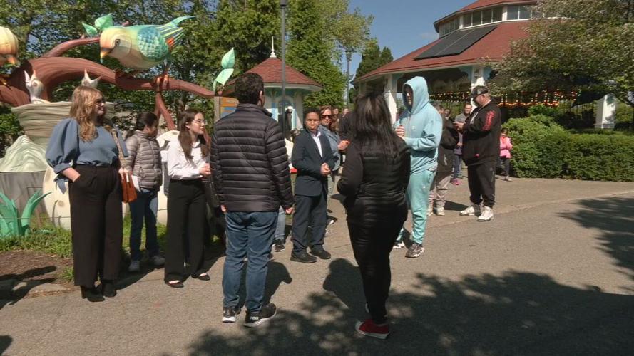 ZOO PARTY FOR THER PLANET WITH MAYOR