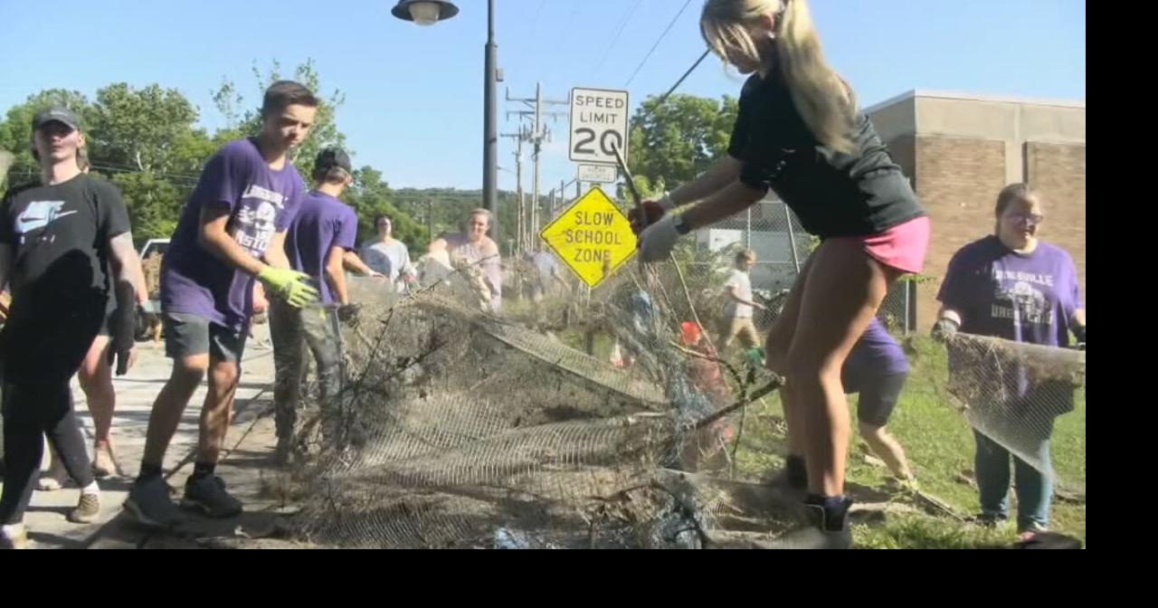 Read moreLanesville community helps clean up athletic complex after flooding