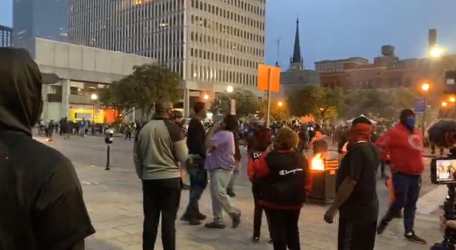 DOWNTOWN LOUISVILLE-PROTESTERS-JEFFERSON SQUARE PARK-Fires-9-23-20-2.JPG