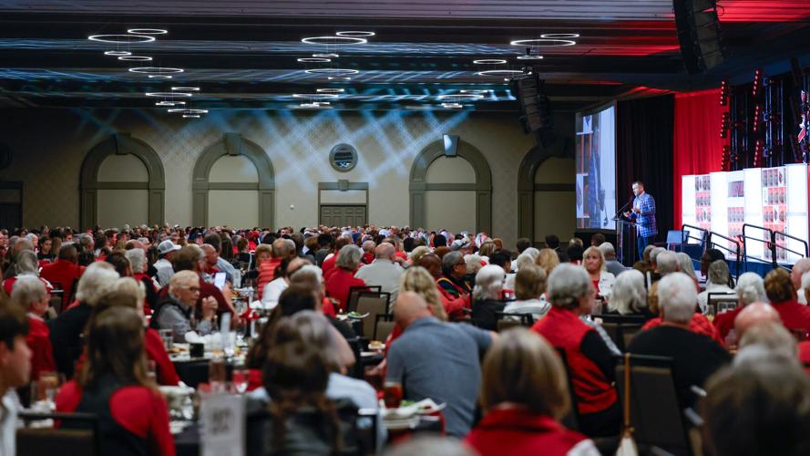 Jeff Walz at women’s tipoff luncheon