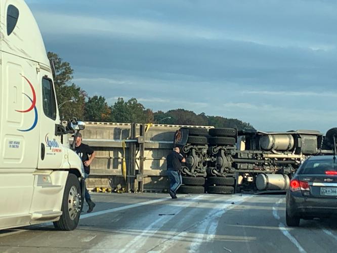 INTERSTATE 65 CRASH NB NEAR 265 - 10-21-2020 3.jpg