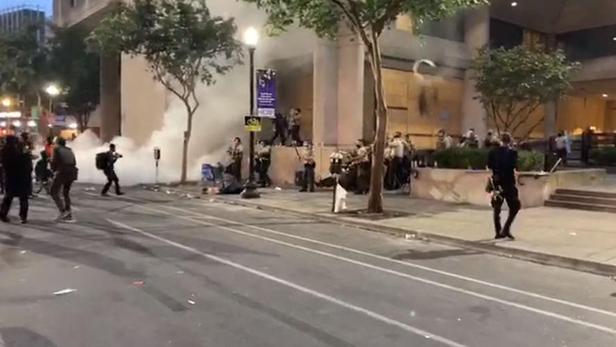 DOWNTOWN LOUISVILLE-PROTESTERS-JEFFERSON SQUARE PARK-Fires-9-23-20.JPG