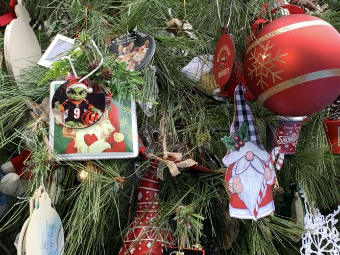 JINGLE TREE ORNAMENTS 2023  (12).jpg