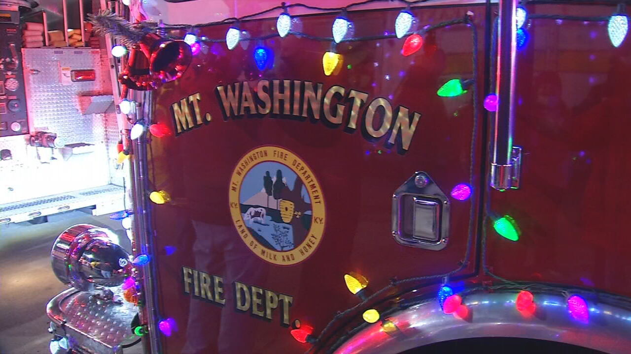 ZONETON FIRE TRUCK SANTA (11).jpeg | | Wdrb.com