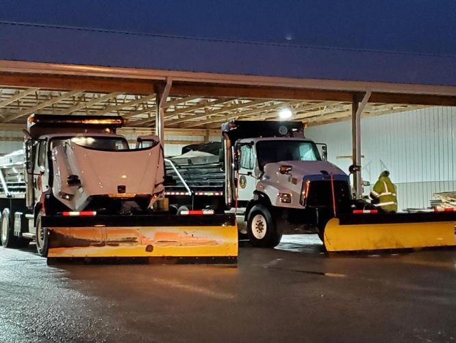 SNOW PLOWS AND SALT - 2-3-2022 - METRO PUBLIC WORKS  (1).jpg