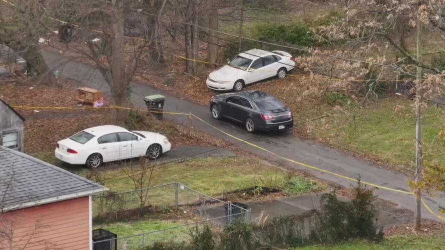 LMPD AT 23RD AND CHESTNUT - 12-18-2025 5.jpeg