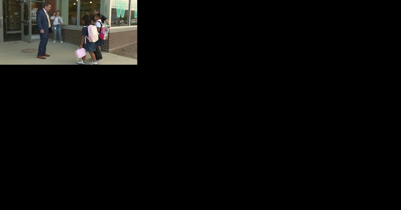 Students return for 1st day of school at JCPS with new buildings, start times - Vimarsana News