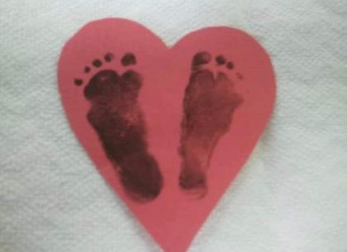 Baby Kaden's footprints