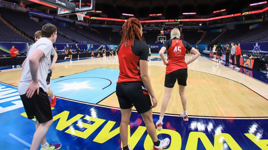 ul women - Minneapolis practice 3-31-2022 (5).jpg