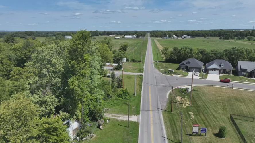 Charlestown Pike near Red Tail Ridge.jpeg