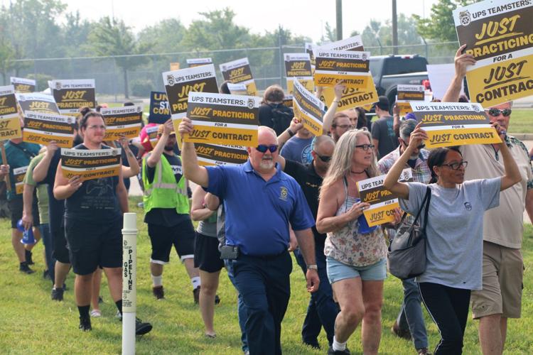 UPS Teamsters Practice Picket
