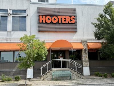 Hooters in Jeffersonville on Riverside Drive - 7.28.25