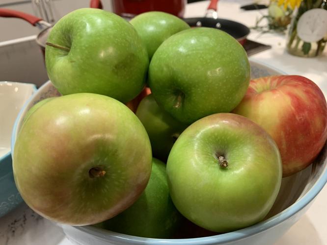 GARDEN GIRL FOODS - APPLES - FRUIT KK 10-6-2020  (10).JPG