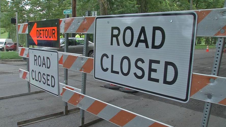 Road closed sign generic