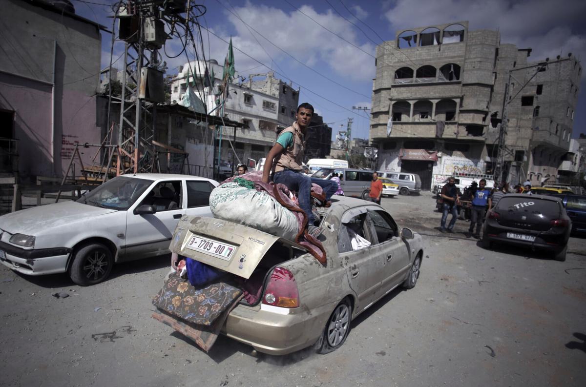 With humanitarian aid blocked at Egyptian border, Gaza draws