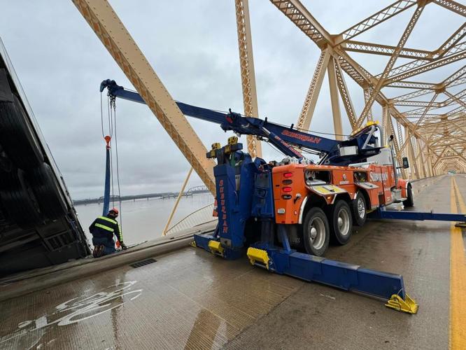 2nd street bridge crash - towing up semi - 3.1.24