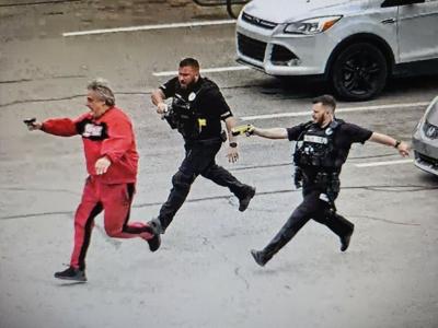 Clarksville robbery suspect runs - 4.17.25