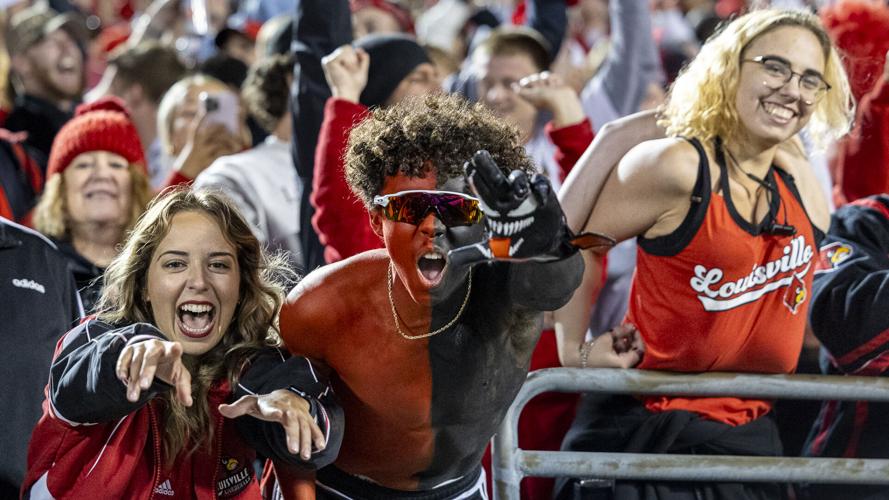 Louisville football fans