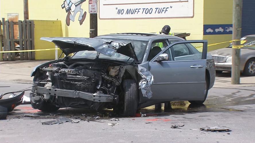LMPD CRASH - 30TH AND MARKET 5-12-2020  (2).jpg