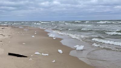 GREAK LAKES Ice Coverage Reaches Historic Low...