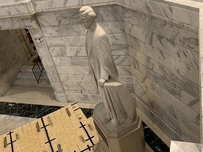 JEFFERSON DAVIS STATUE - KENTUCKY CAPITOL ROTUNDA - 6-12-2020 3.jpg