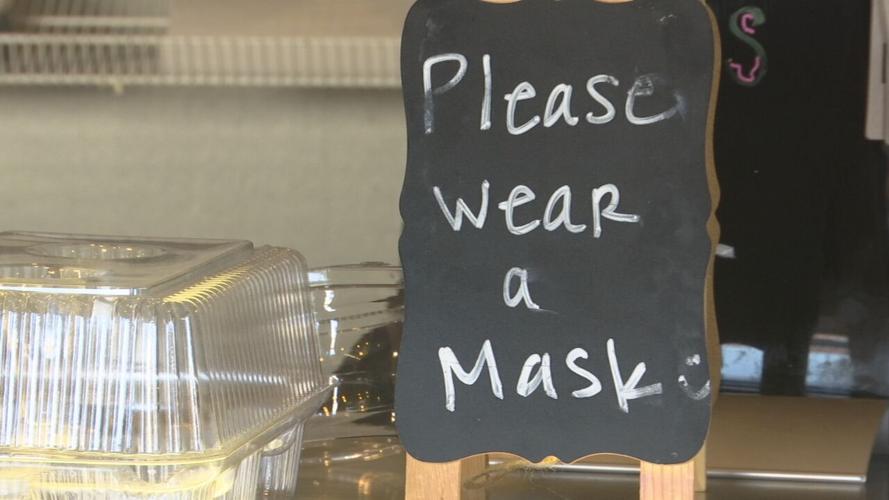Indiana 'Please wear a mask' sign