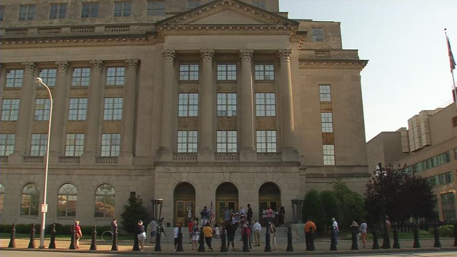 Louisville Democratic Party reads Declaration of Independence on July 4, 2020 at federal courthouse